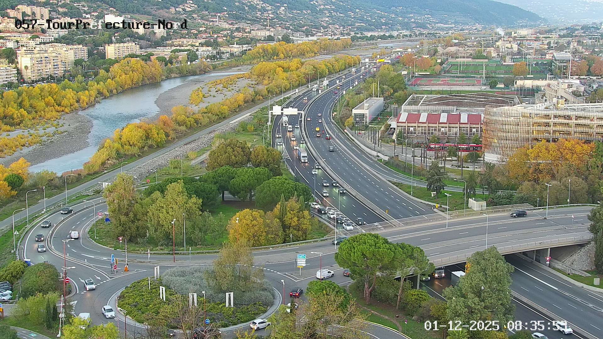 Caméra autoroute France - A8, Nice, à hauteur de la Préfecture des Alpes Maritimes, direction Antibes