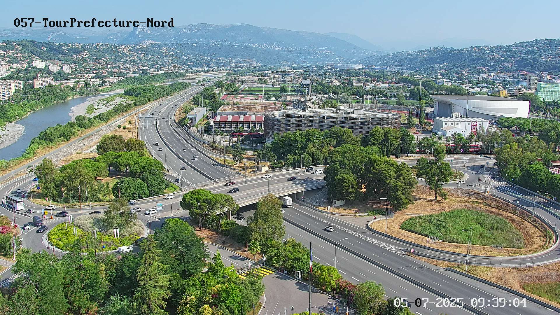 Caméra autoroute France - A8, Nice, à hauteur de la Préfecture des Alpes Maritimes, direction Antibes