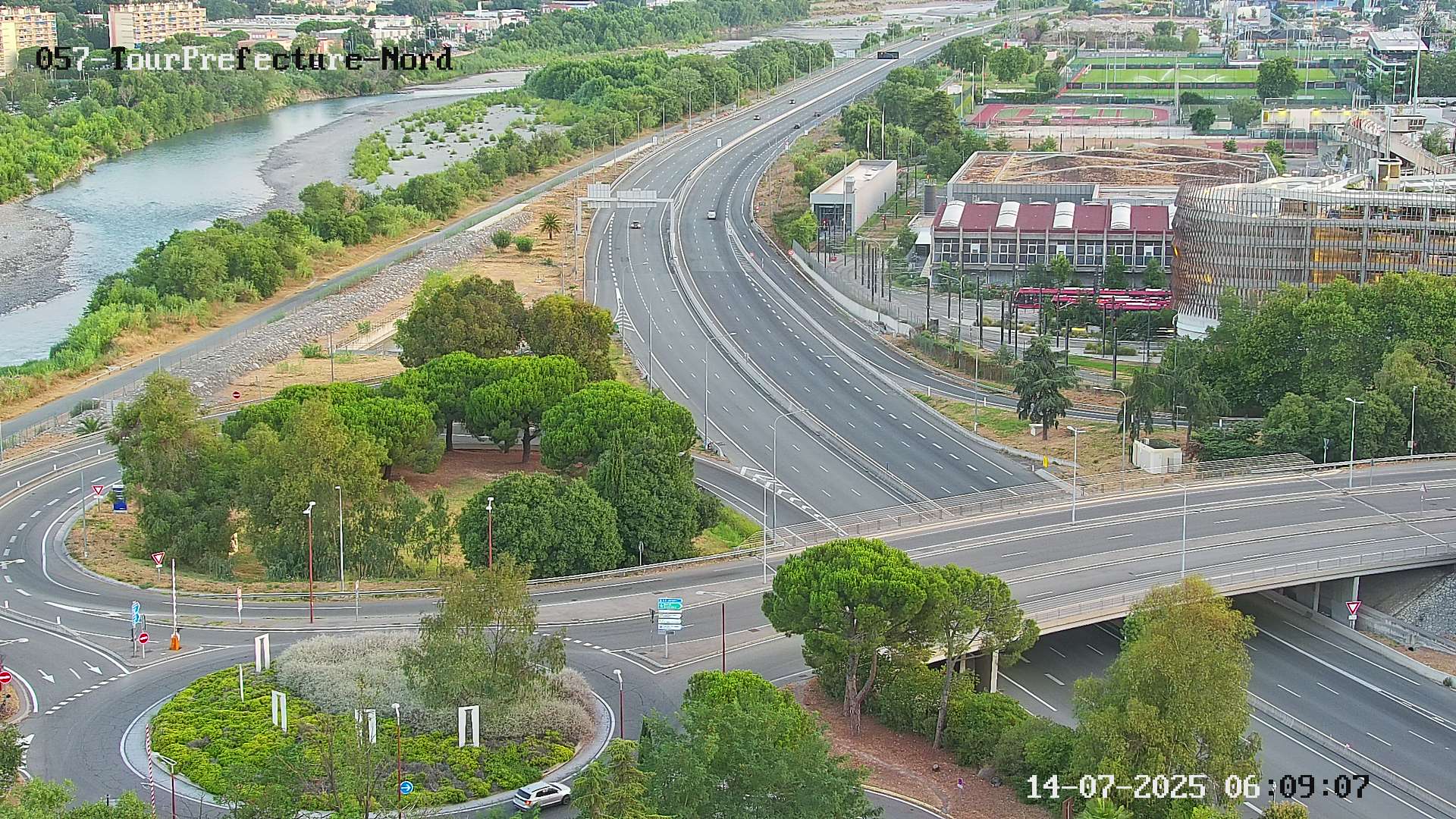 Caméra autoroute France - A8, Nice, à hauteur de la Préfecture des Alpes Maritimes, direction Antibes