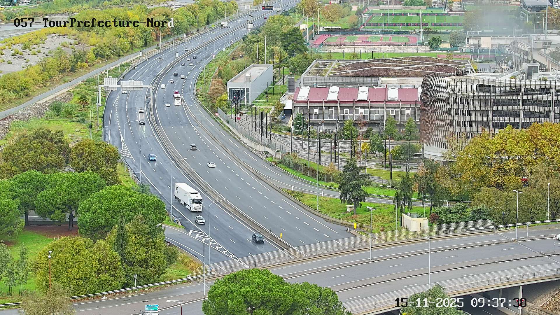 <h2>Caméra autoroute France - A8, Nice, à hauteur de la Préfecture des Alpes Maritimes, direction Antibes</h2>