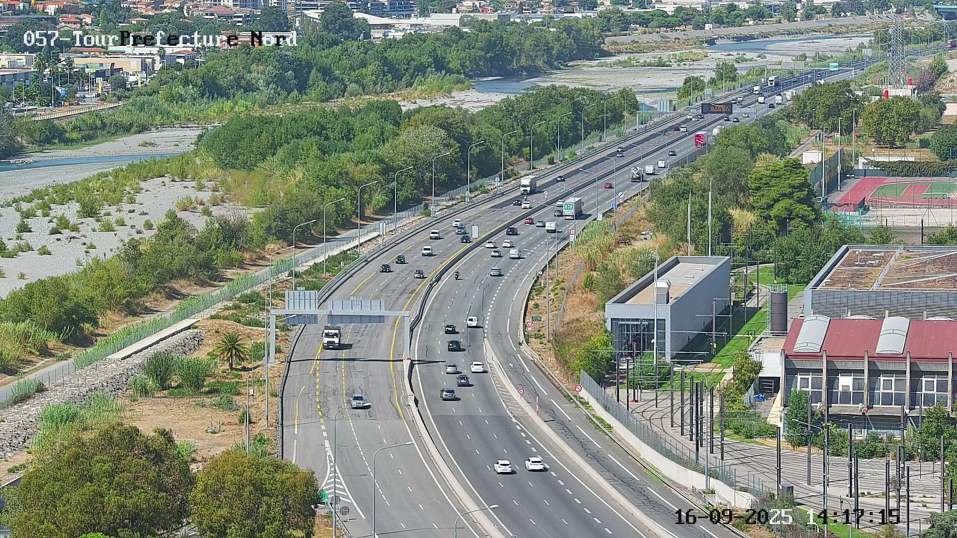 Caméra autoroute France - A8, Nice, à hauteur de la Préfecture des Alpes Maritimes, direction Antibes