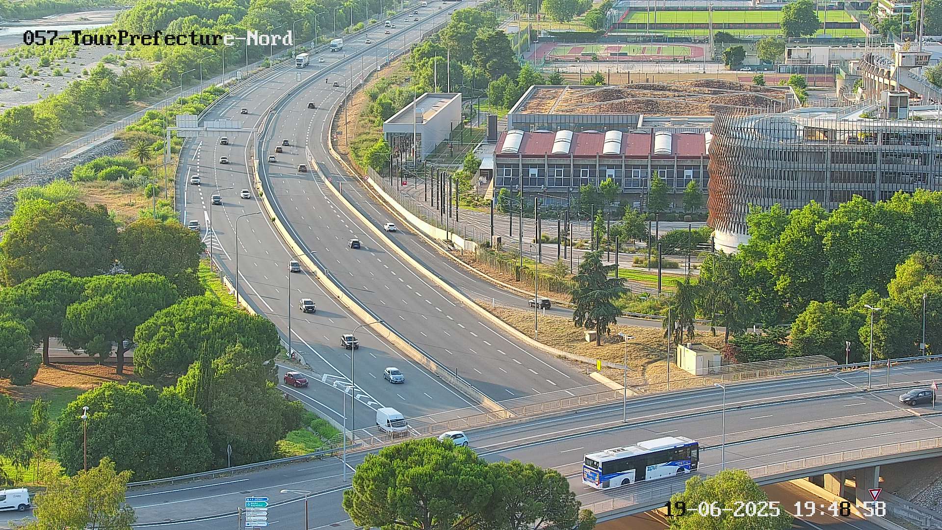<h2>Caméra autoroute France - A8, Nice, à hauteur de la Préfecture des Alpes Maritimes, direction Antibes</h2>