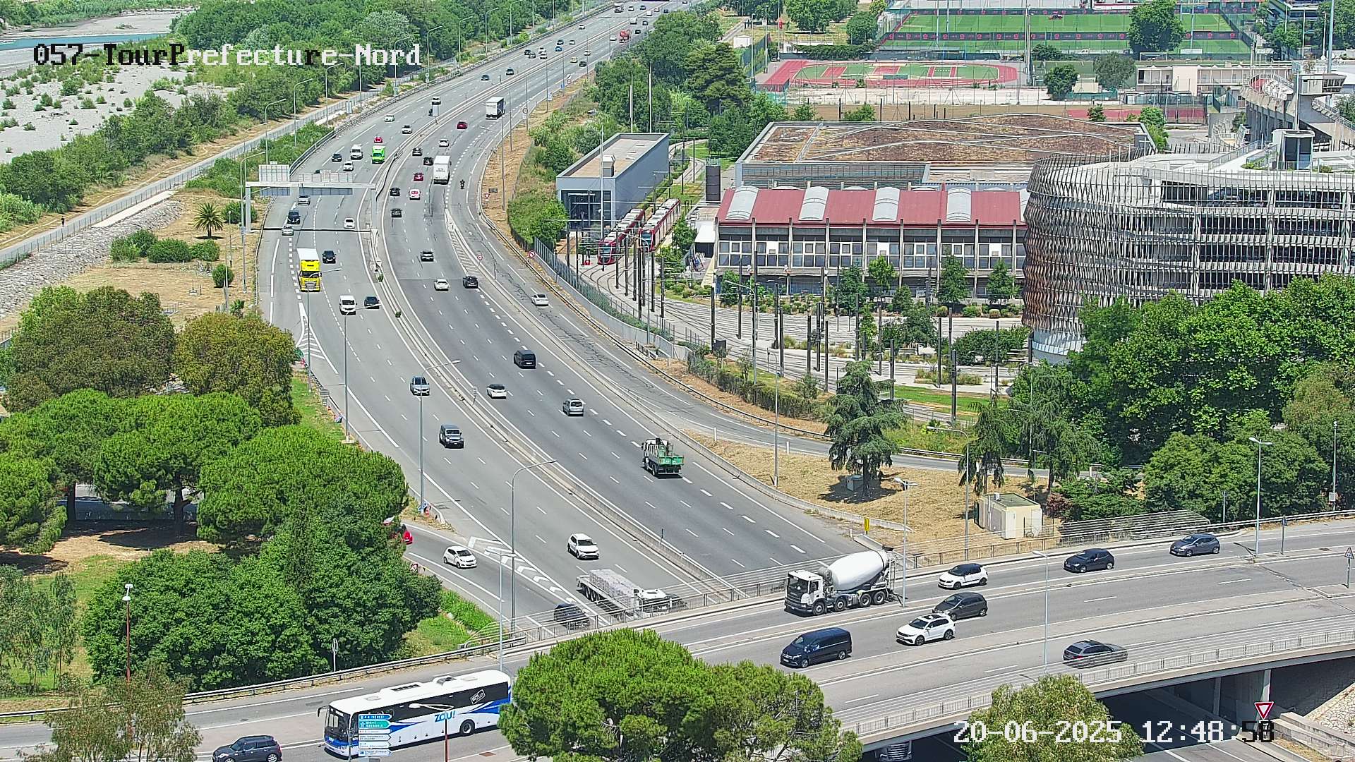 <h2>Caméra autoroute France - A8, Nice, à hauteur de la Préfecture des Alpes Maritimes, direction Antibes</h2>