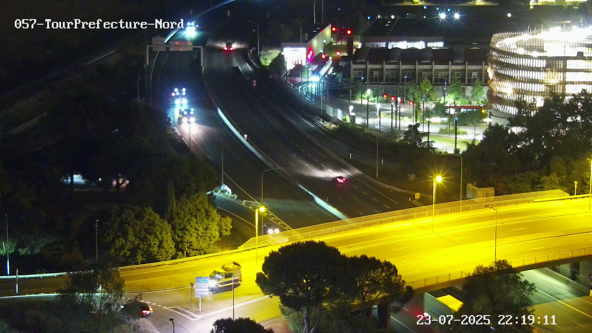 Caméra autoroute France - A8, Nice, à hauteur de la Préfecture des Alpes Maritimes, direction Antibes