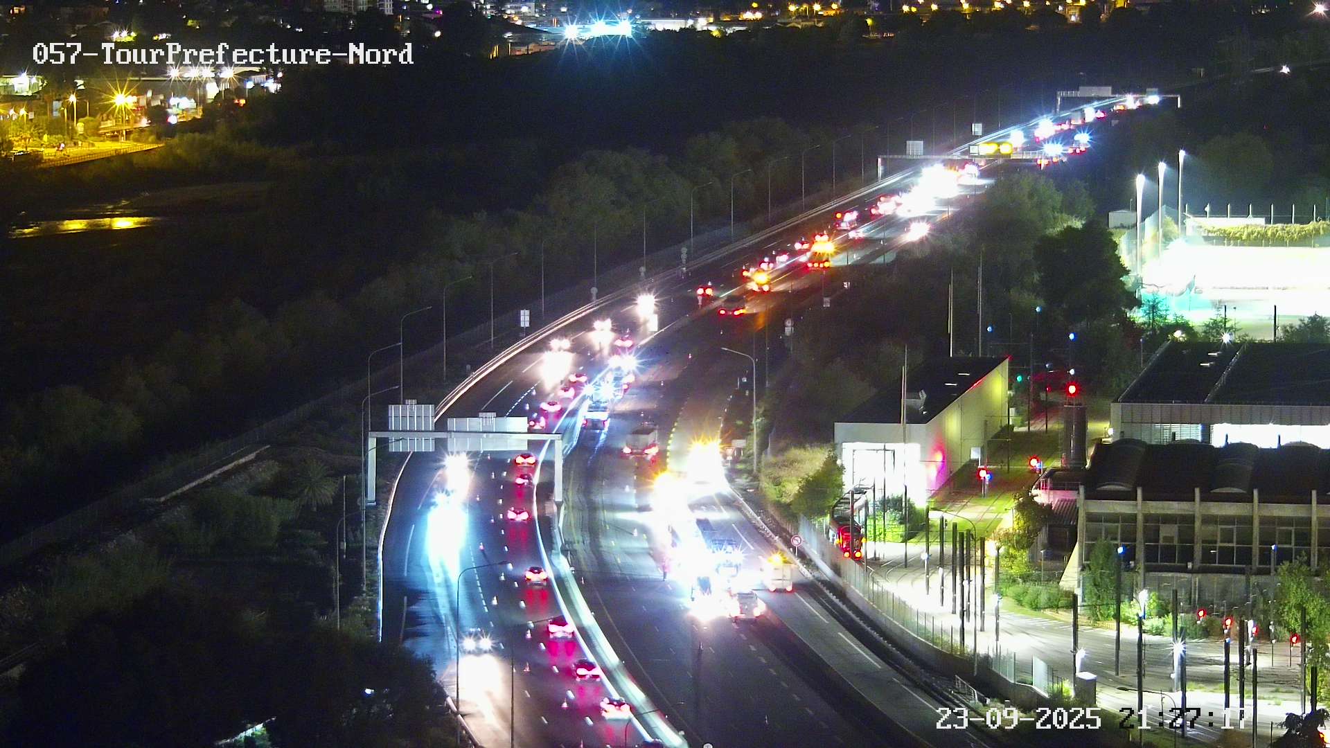 Caméra autoroute France - A8, Nice, à hauteur de la Préfecture des Alpes Maritimes, direction Antibes