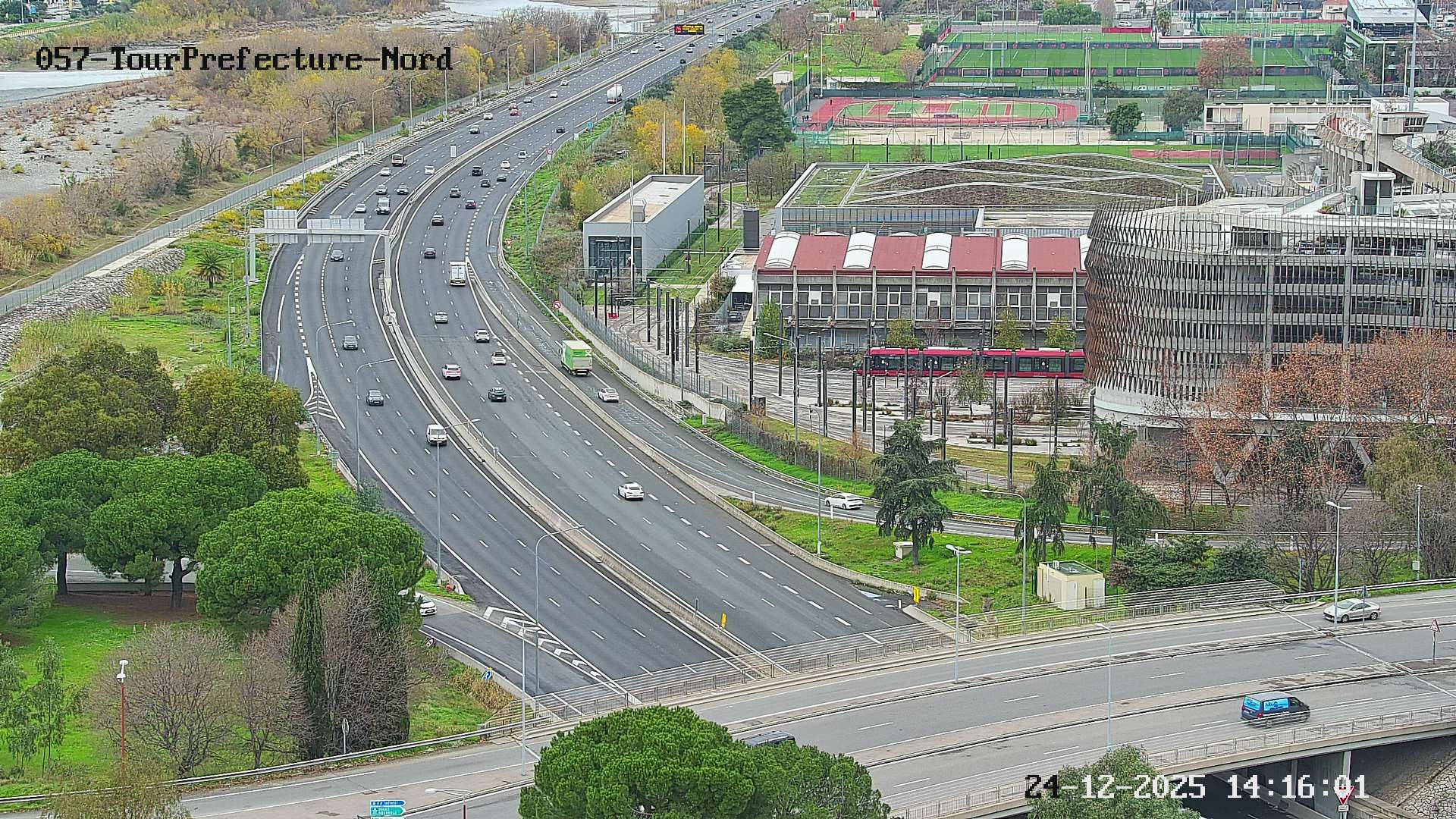 Caméra autoroute France - A8, Nice, à hauteur de la Préfecture des Alpes Maritimes, direction Antibes