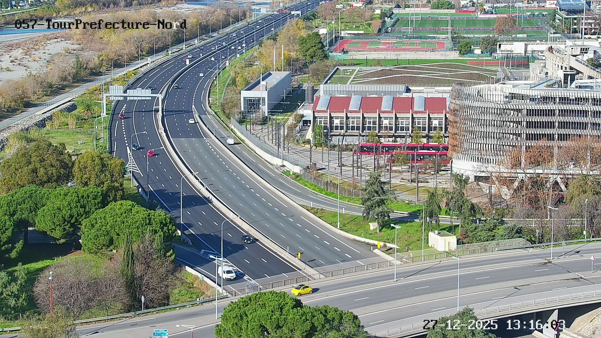 Caméra autoroute France - A8, Nice, à hauteur de la Préfecture des Alpes Maritimes, direction Antibes