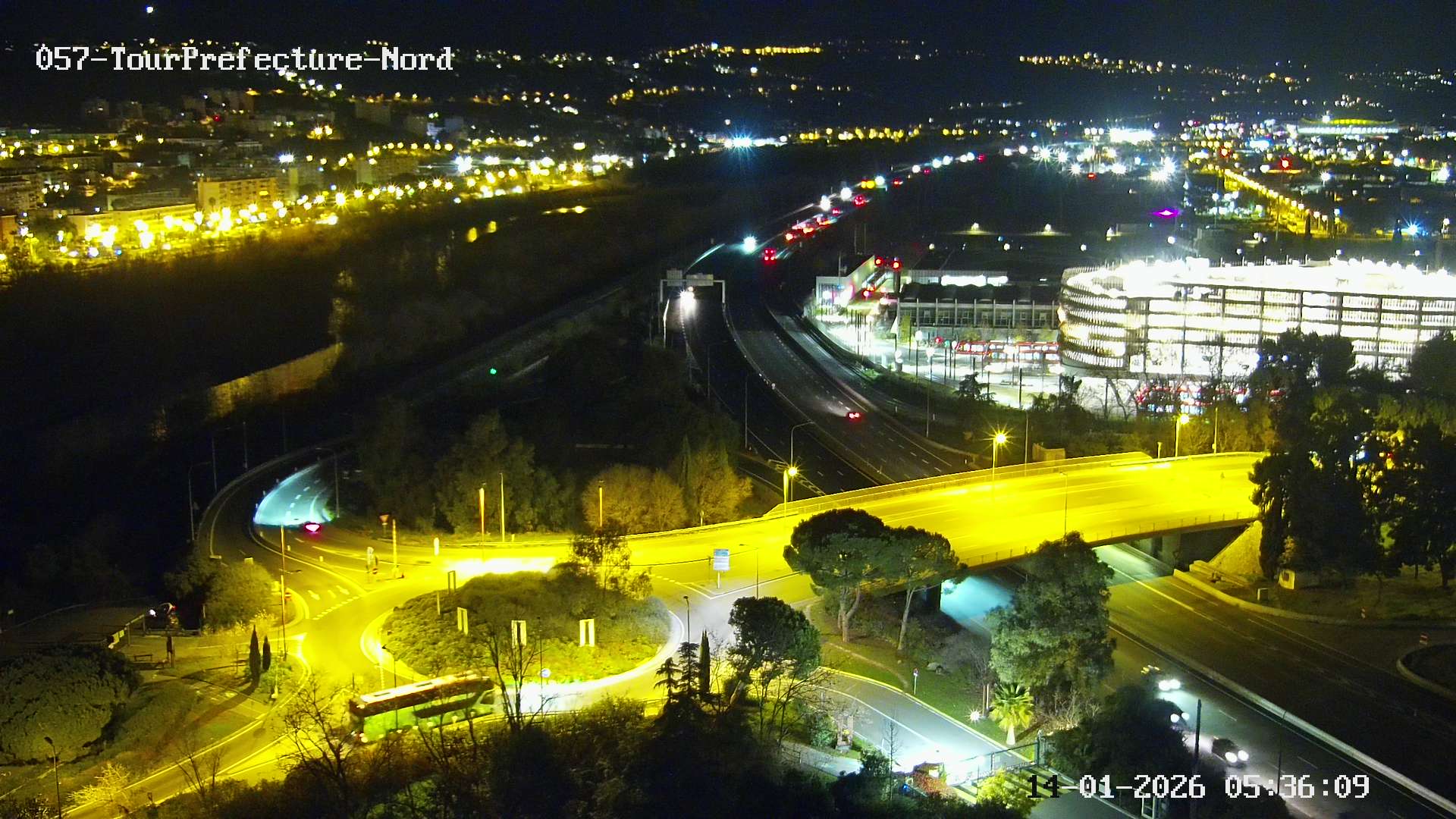<h2>Caméra autoroute France - A8, Nice, à hauteur de la Préfecture des Alpes Maritimes, direction Antibes</h2>